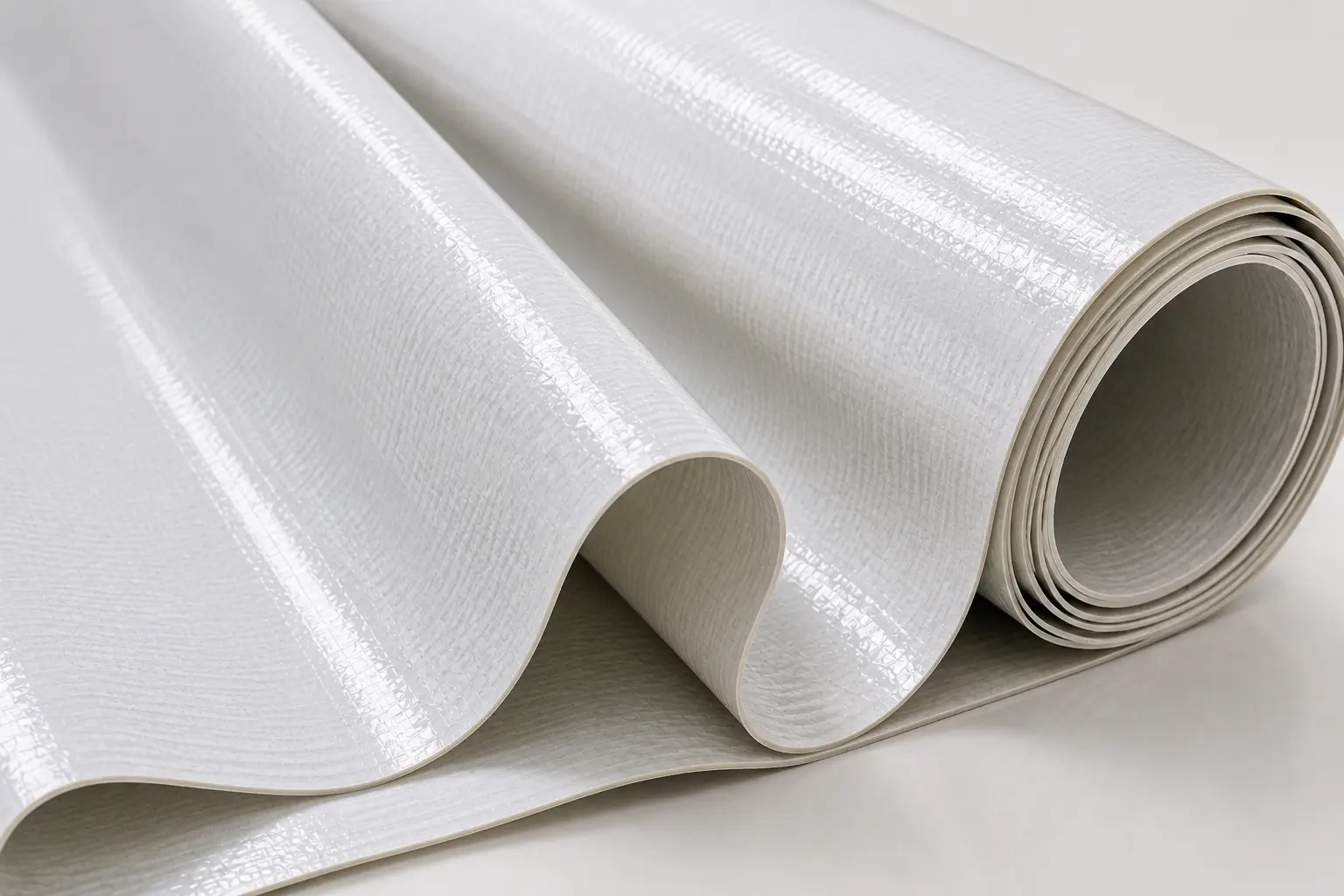 Lacquered surface of a PVC architectural membrane