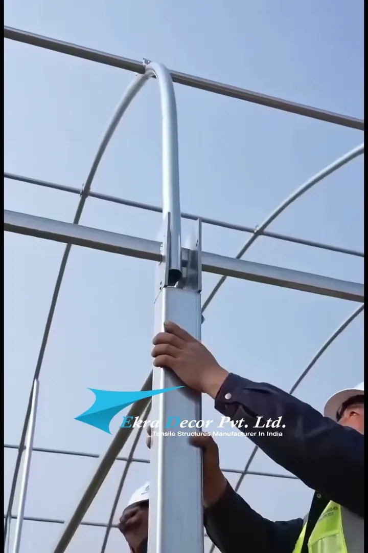 Raising the steel on an Ekra Decor site